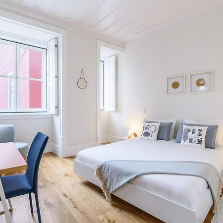 Modern Flat In Downtown Lisbon By Lovelystay Bagian luar foto