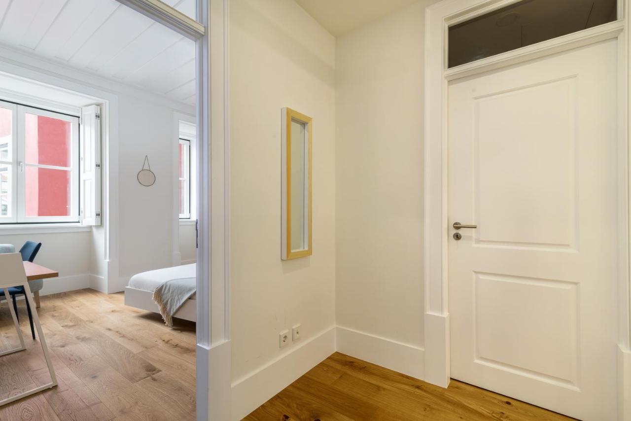Modern Flat In Downtown Lisbon By Lovelystay Bagian luar foto