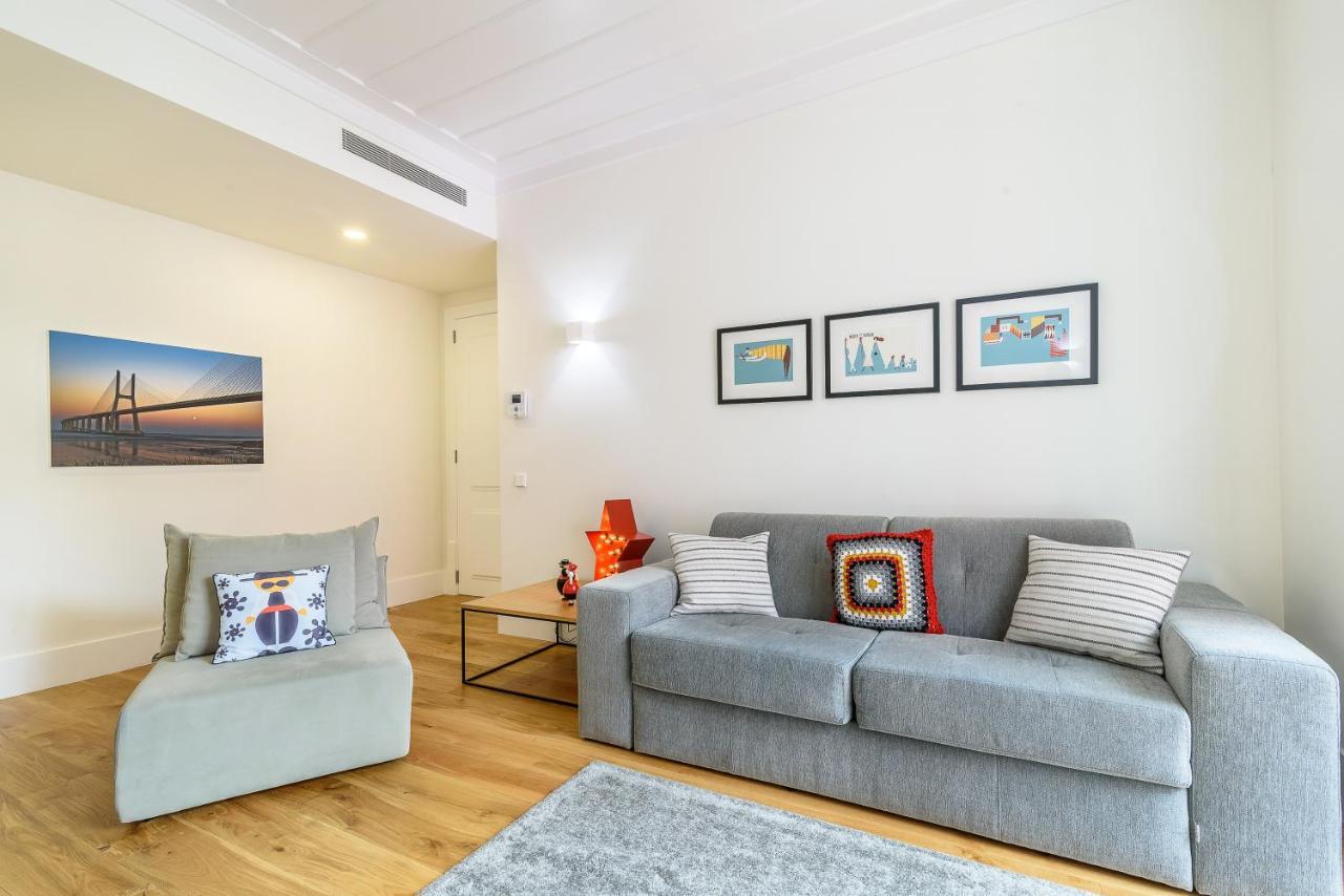 Modern Flat In Downtown Lisbon By Lovelystay Bagian luar foto