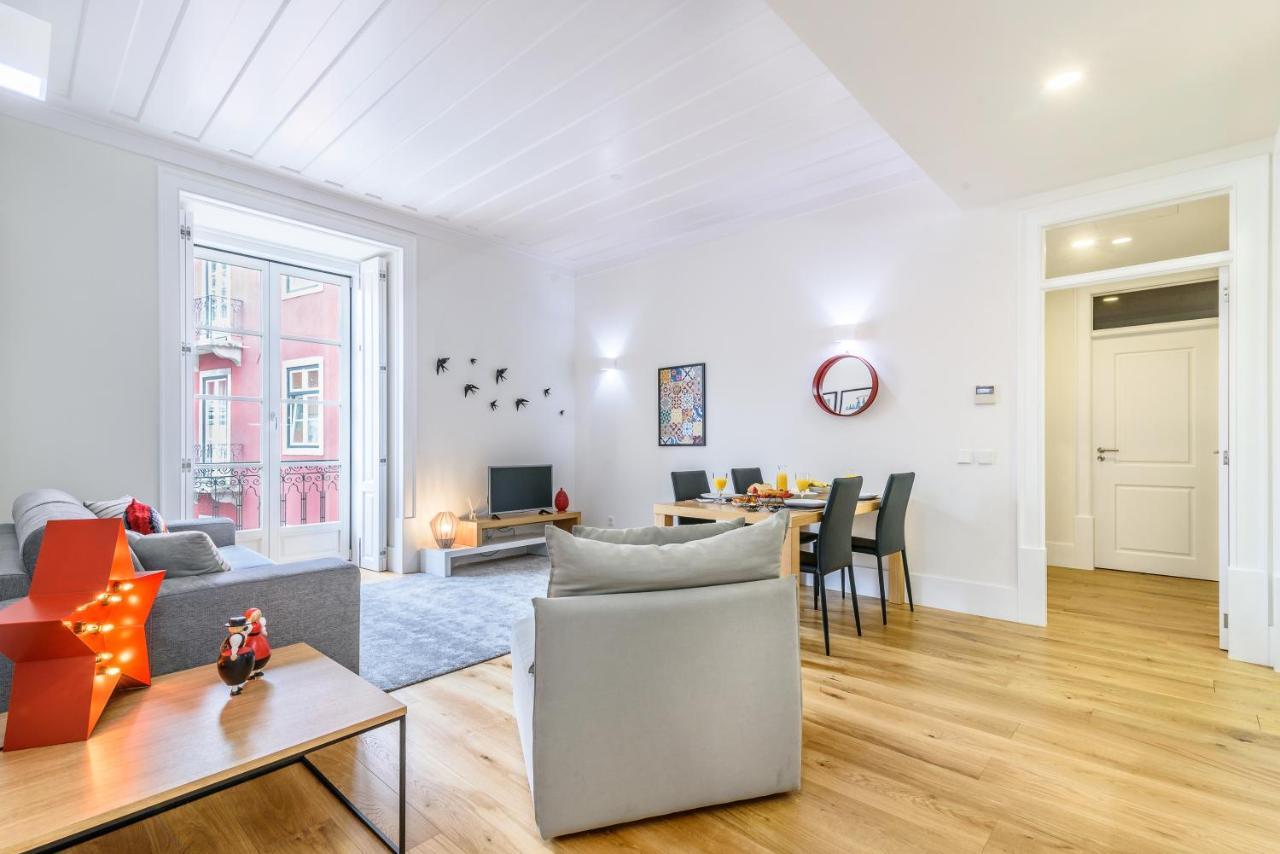 Modern Flat In Downtown Lisbon By Lovelystay Bagian luar foto